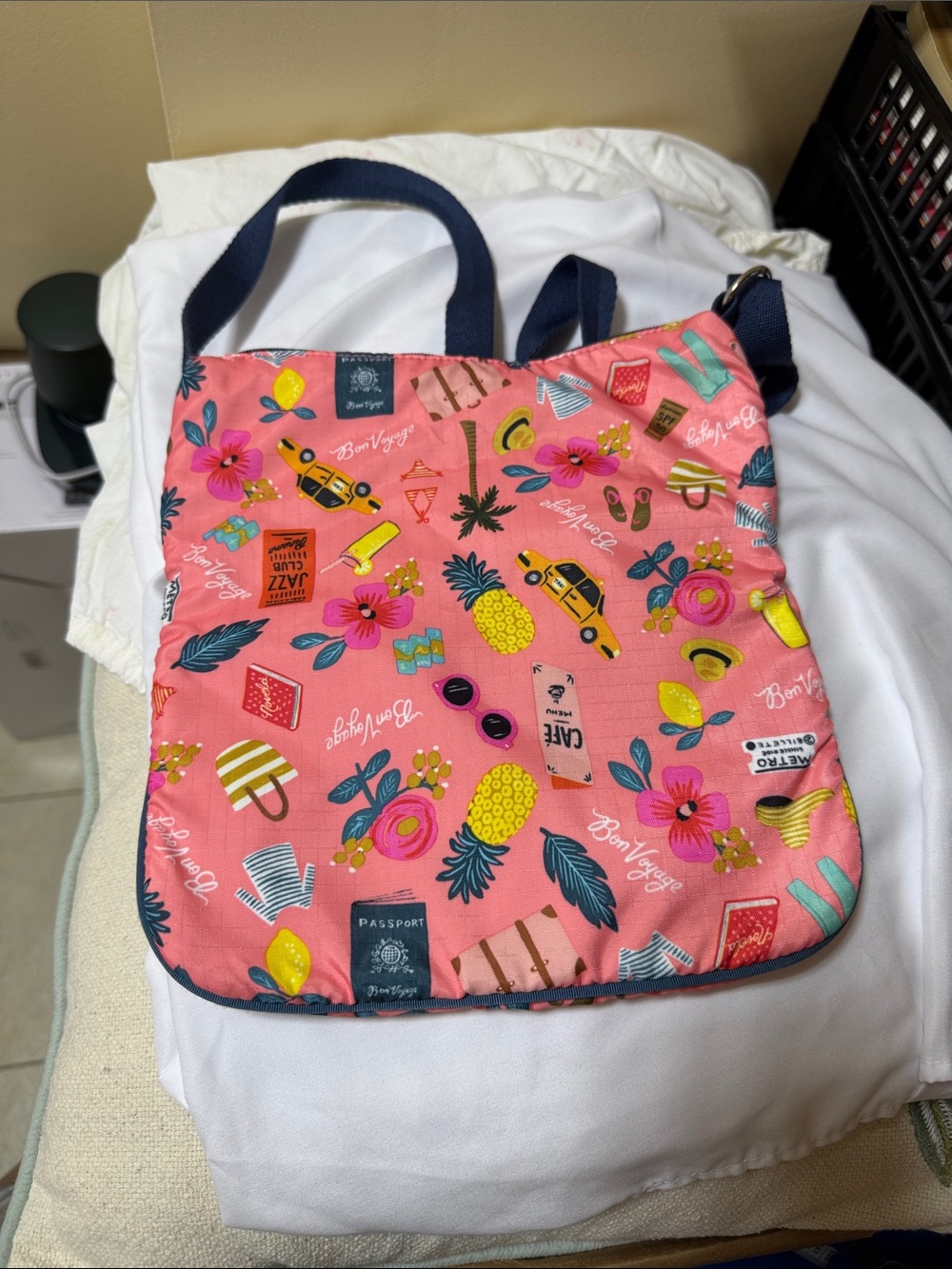 LeSportsac Pink Tropical Print Crossbody Bag with Navy Trim - Picture 5 of 13